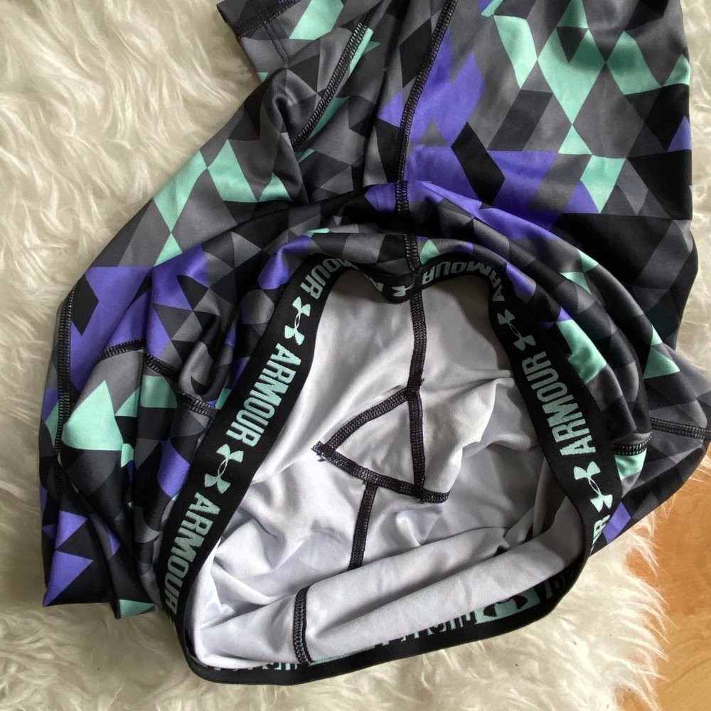 UNDER ARMOUR Heat Gear Leggings, Geometric Print⭐️ - Picture 5 of 5